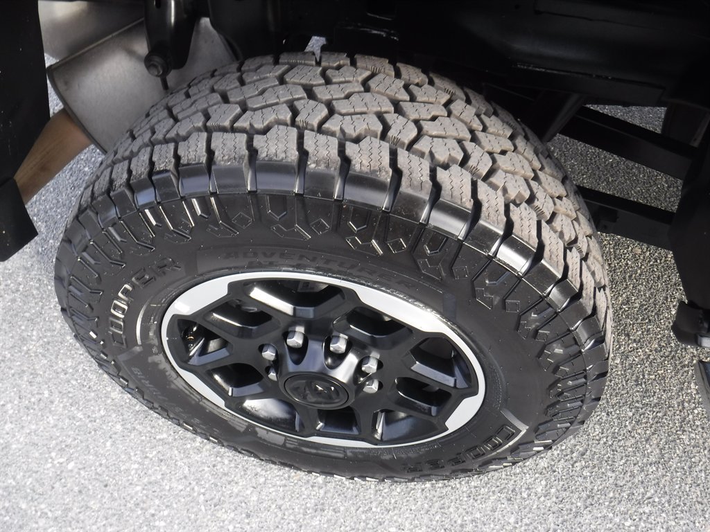 Used 2026 RAM 2500 Laramie AWD/4WD image 4