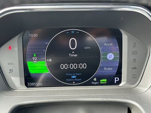 Used 2022 Chevrolet Bolt EUV LT w/ Convenience Package image 24