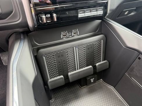 New 2026 RAM 3500 Laramie AWD/4WD image 38