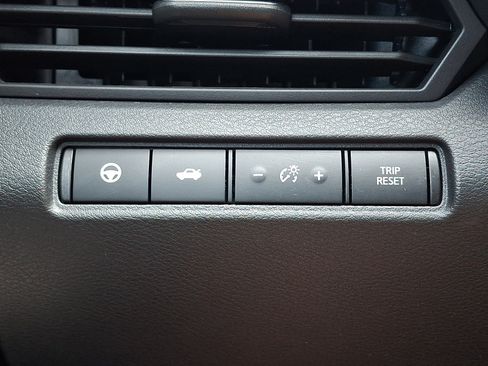 Certified 2024 Nissan Altima 2.5 SV w/ SV Premium Package FWD image 26
