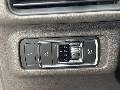 Used 2022 Lincoln Corsair FWD w/ Equipment Group 101A image 18