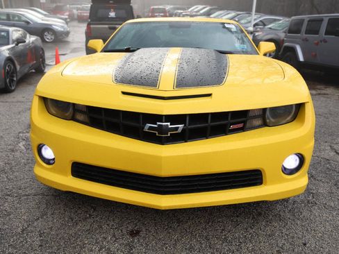 Used 2010 Chevrolet Camaro SS w/ RS Package image 3