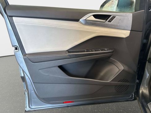 New 2026 Volkswagen Taos SE image 18