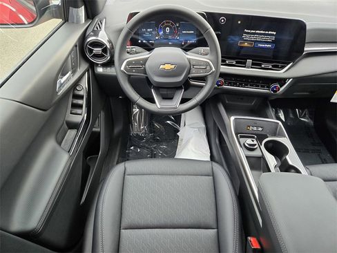 New 2026 Chevrolet Equinox LT w/ Convenience Package II image 5