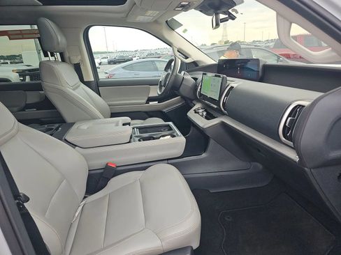 Used 2025 Ford Expedition Max Active RWD image 12