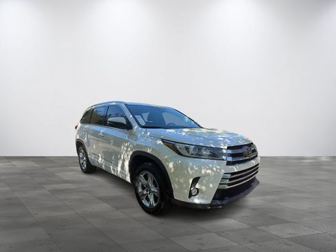 Used 2018 Toyota Highlander Limited FWD image 1