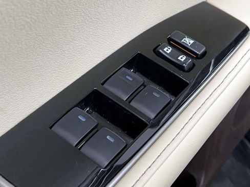 Used 2017 Lexus ES 350 w/ Navigation System Package image 18