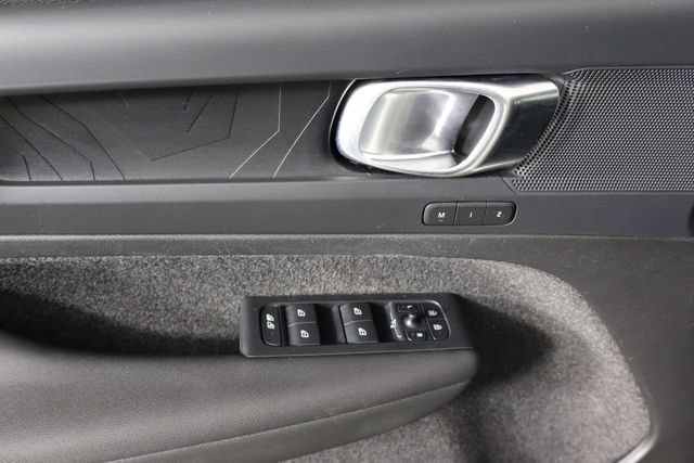 Used 2023 Volvo C40 P8 Recharge Plus AWD/4WD image 19