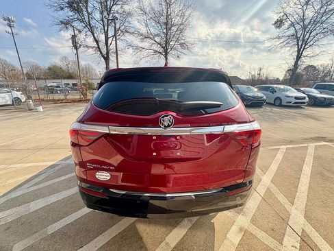 Used 2024 Buick Enclave Premium image 4