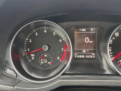 Used 2016 Volkswagen Passat 1.8T SE FWD image 16