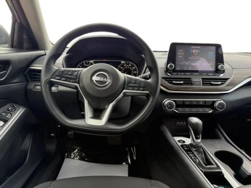 Used 2026 Nissan Altima 2.5 SV FWD image 18