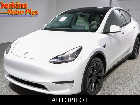 Used 2021 Tesla Model Y Long Range AWD/4WD image 1