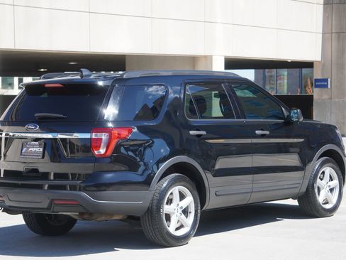 Used 2018 Ford Explorer 4WD image 5