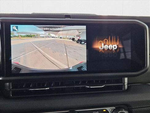 New 2025 Jeep Gladiator Mojave w/ Convenience Group image 13