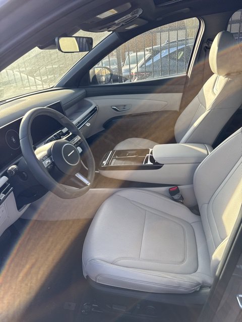 Used 2025 Hyundai Tucson Limited AWD/4WD image 10