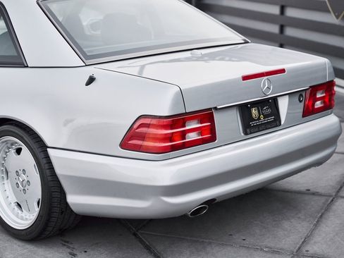 Used 2002 Mercedes-Benz SL 500 w/ SL2 Option Pkg image 10