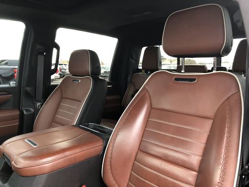 Used 2024 GMC Sierra 2500 Denali Ultimate image 13