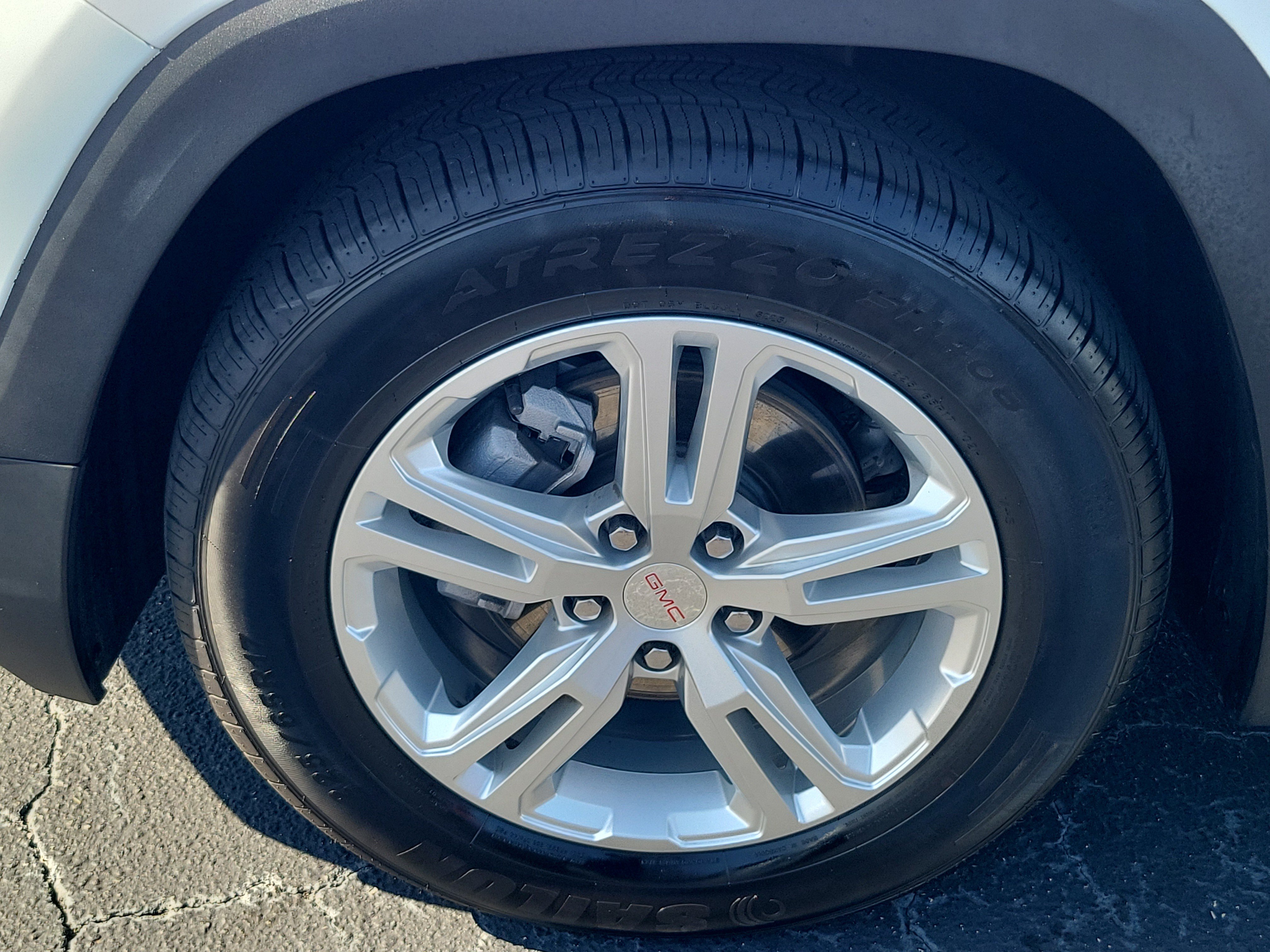 Used 2024 GMC Terrain SLE FWD image 8