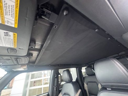 Used 2024 Ford Bronco Wildtrak image 22