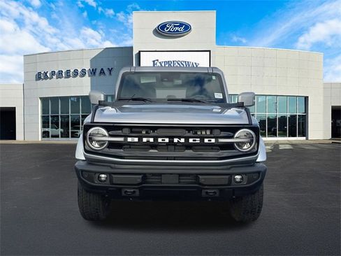 Used 2024 Ford Bronco Outer Banks image 3