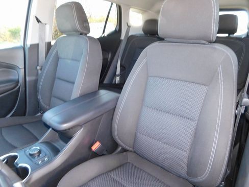 Used 2023 GMC Terrain SLE w/ Driver Convenience Package image 15