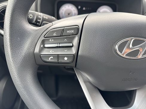 Used 2023 Hyundai Kona SE image 14