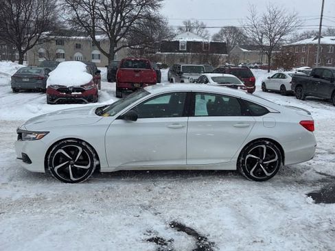 Used 2022 Honda Accord Sport image 8