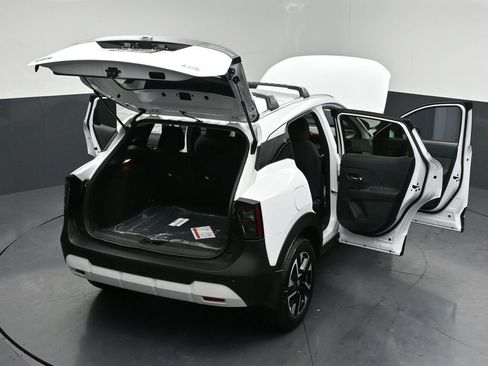 New 2026 Nissan Kicks SV w/ Cold Weather Package AWD/4WD image 31