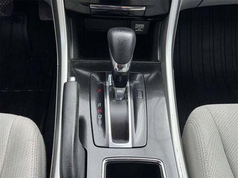 Used 2017 Honda Accord EX image 8