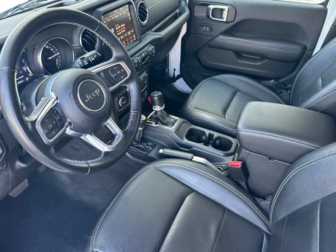 Used 2022 Jeep Wrangler Unlimited Sahara AWD/4WD image 12
