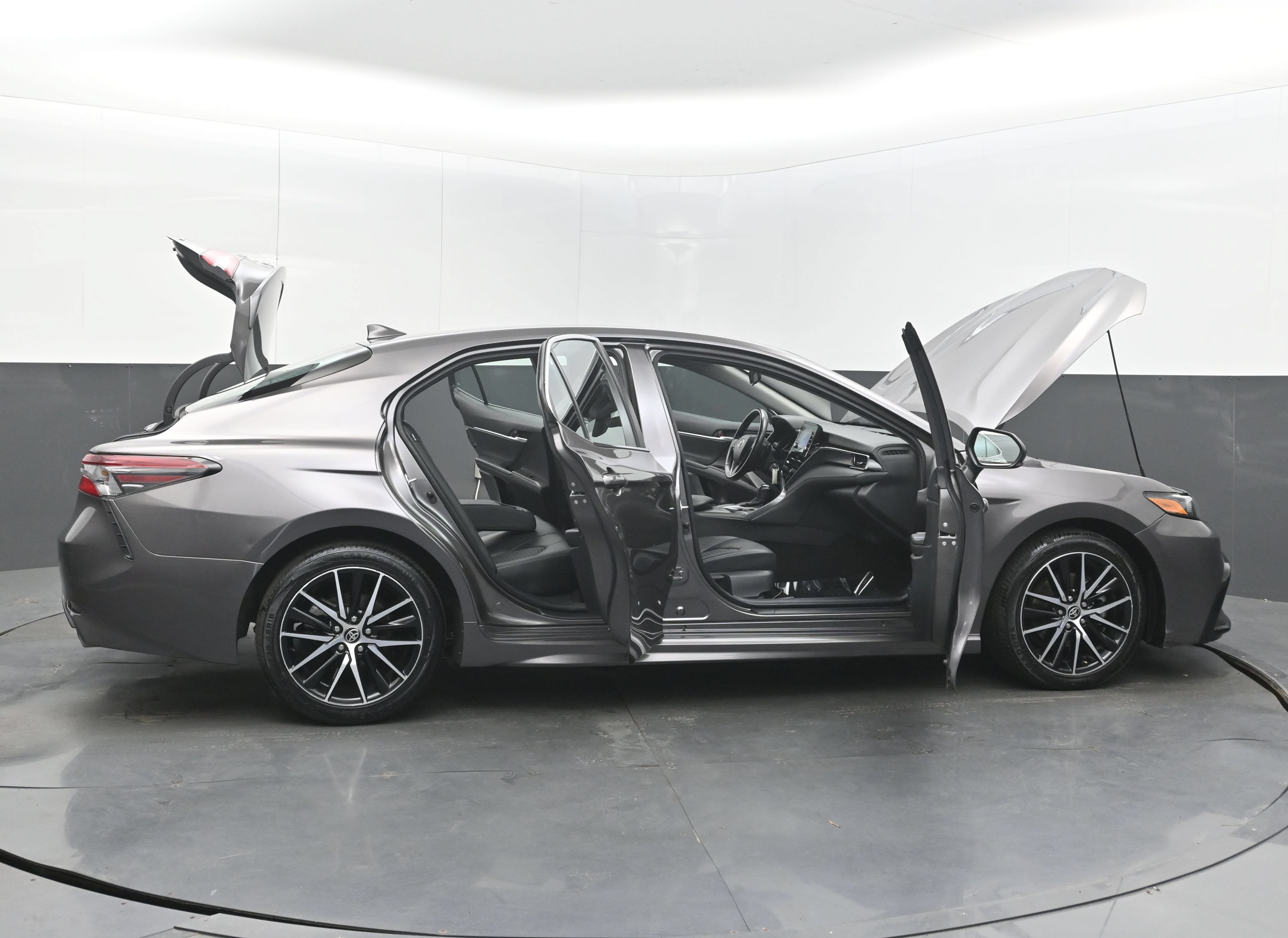 Used 2023 Toyota Camry SE FWD image 52