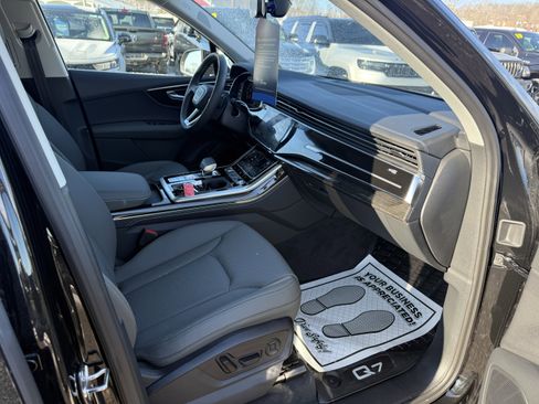 Used 2025 Audi Q7 3.0T Premium Plus image 11