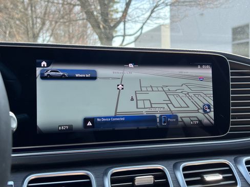 Used 2025 Mercedes-Benz GLE 450e 4MATIC image 24