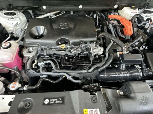 Used 2025 Toyota RAV4 LE AWD/4WD image 12