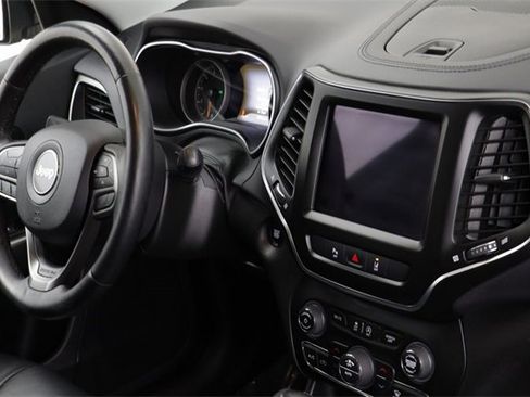 Used 2021 Jeep Cherokee Latitude Lux w/ Comfort/Convenience Group image 21