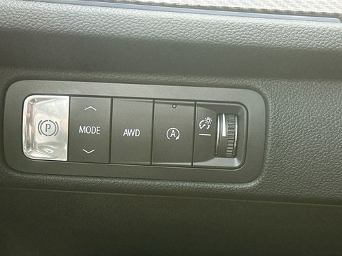 New 2026 Chevrolet Traverse High Country w/ LPO, Floor Liner Package AWD/4WD image 10