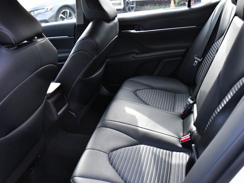 Used 2024 Toyota Camry SE image 33