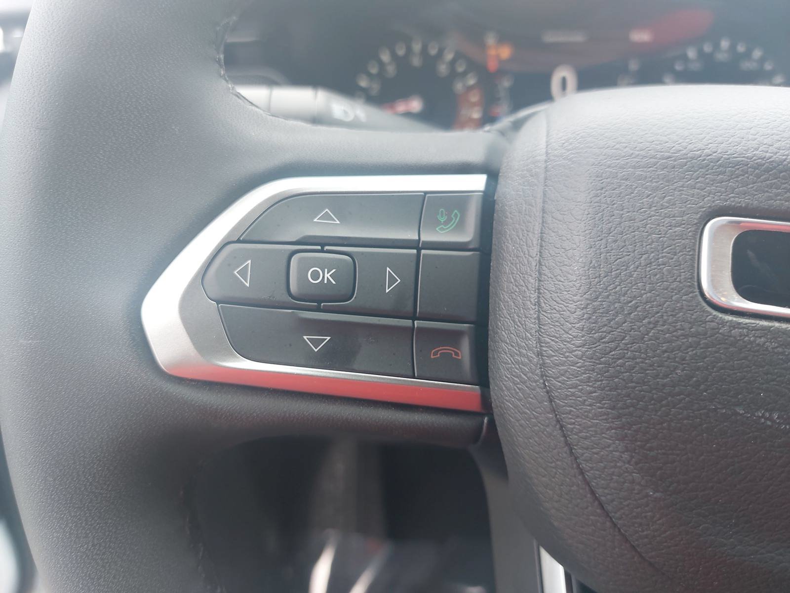 Used 2023 Jeep Compass Latitude AWD/4WD image 16