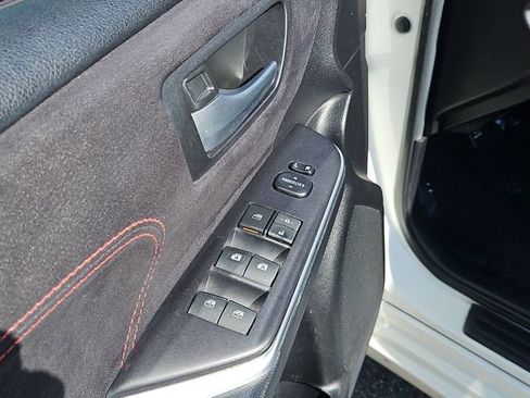 Used 2015 Toyota Camry XSE image 18