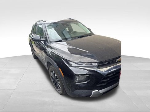 Used 2023 Chevrolet TrailBlazer LT FWD image 2