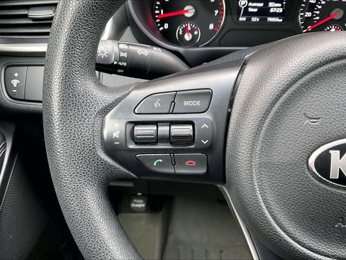 Used 2018 Kia Sorento LX image 10