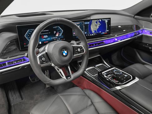 Used 2025 BMW 740i xDrive w/ Premium Package AWD/4WD image 14