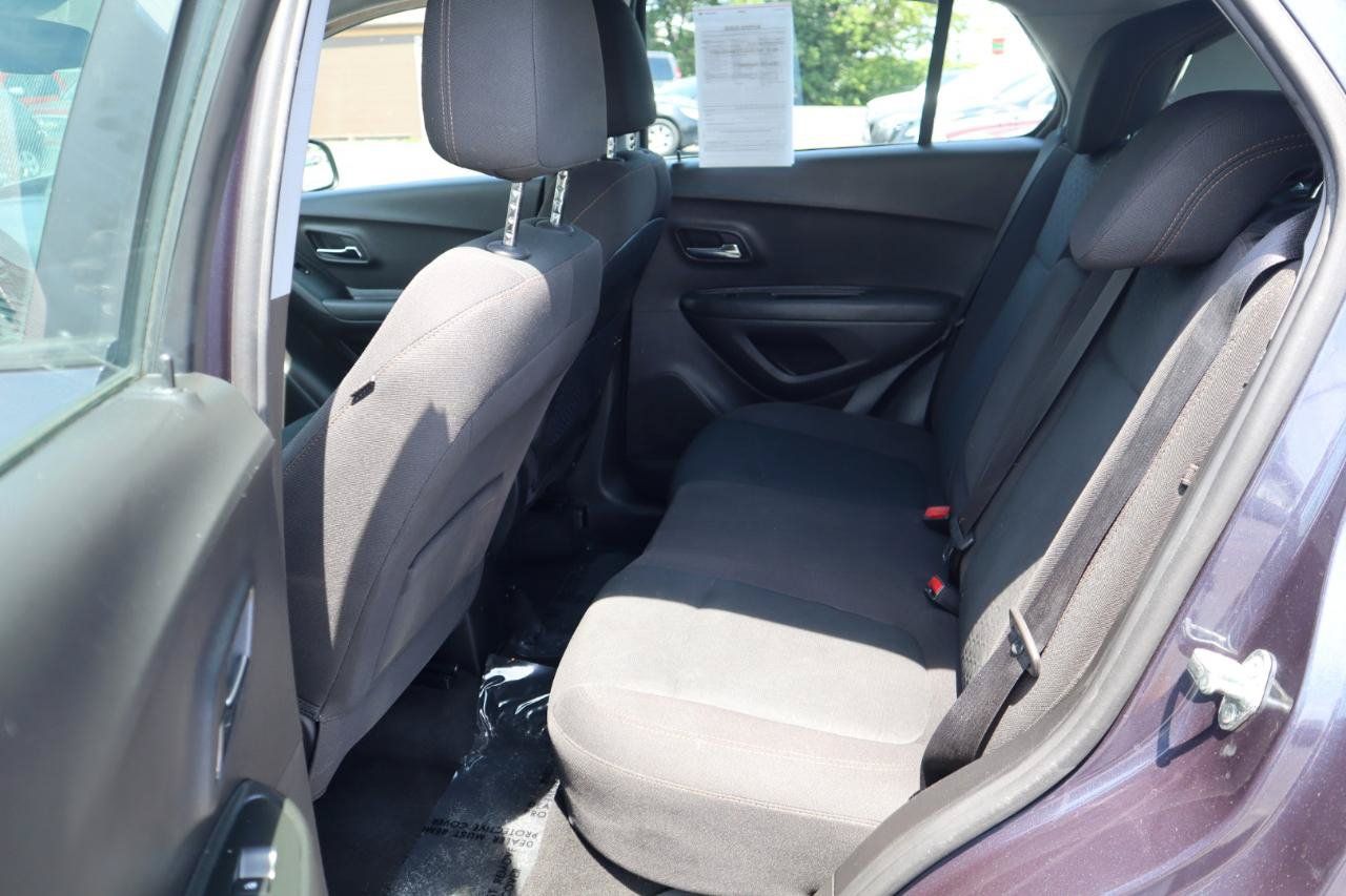 Used 2018 Chevrolet Trax LS FWD image 15