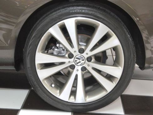 Used 2013 Volkswagen Eos Lux FWD image 12
