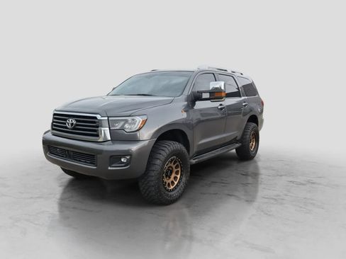 Used 2019 Toyota Sequoia SR5 AWD/4WD image 4
