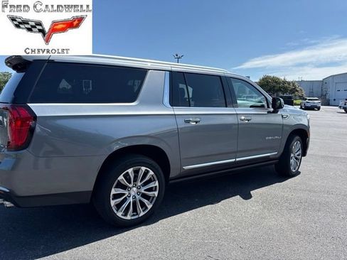 Certified 2022 GMC Yukon XL Denali w/ Denali Ultimate Package AWD/4WD image 3