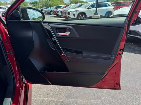 Used 2017 Toyota Corolla iM FWD image 27
