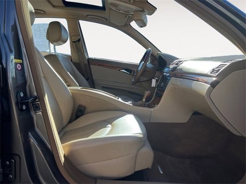 Used 2008 Mercedes-Benz E 350 4MATIC Sedan image 15