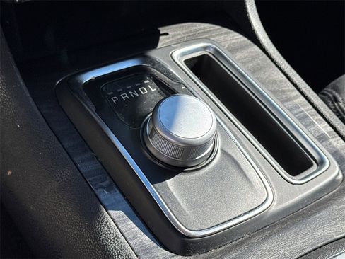 Used 2022 Chrysler 300 Touring w/ Sport Appearance Package image 22