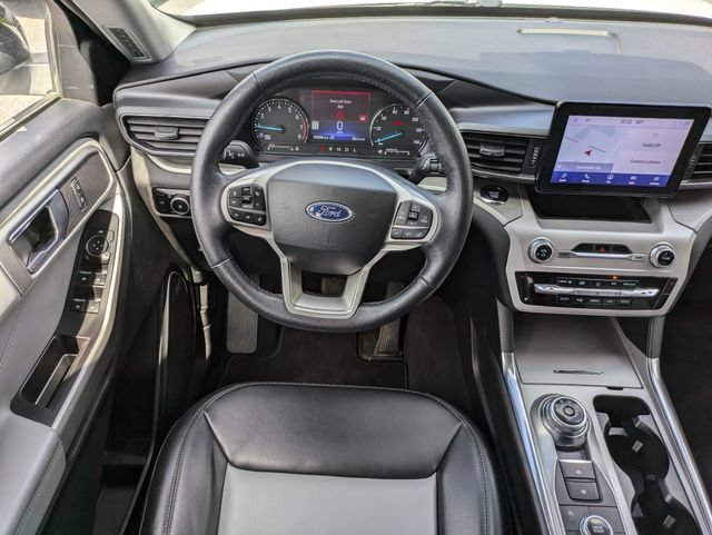 Used 2023 Ford Explorer XLT w/ Equipment Group 202A AWD/4WD image 21